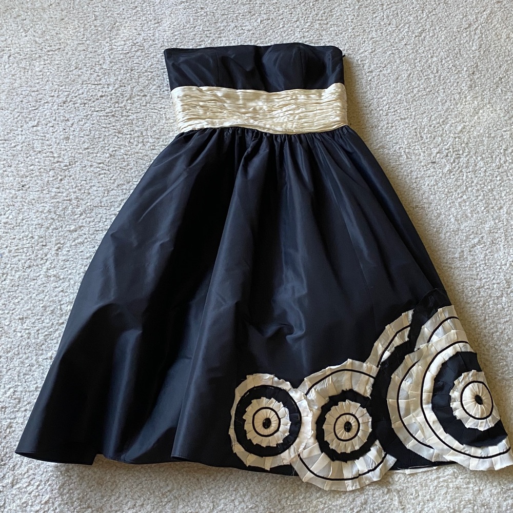 Black and cream silk Laundry strapless dress, size 4, new with tags